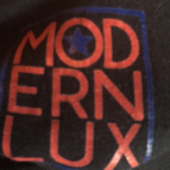 Sale🌼Modern Luxe Tee Shirt 💯%cotton Graphic Tee black with USA letters. Size M - Picture 5 of 6